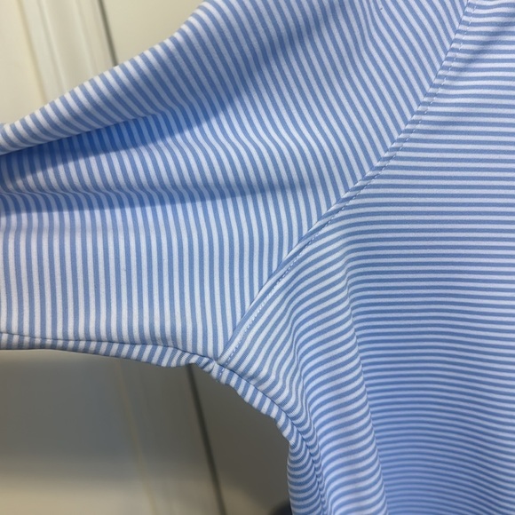 Vineyard vines performance top. 92% polyester, 8% spandex size large. - Picture 8 of 9